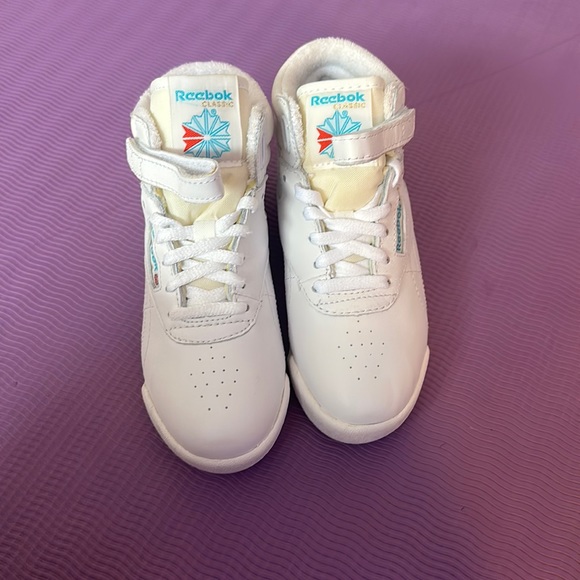 REEBOK KIDS size 12 - Picture 1 of 8